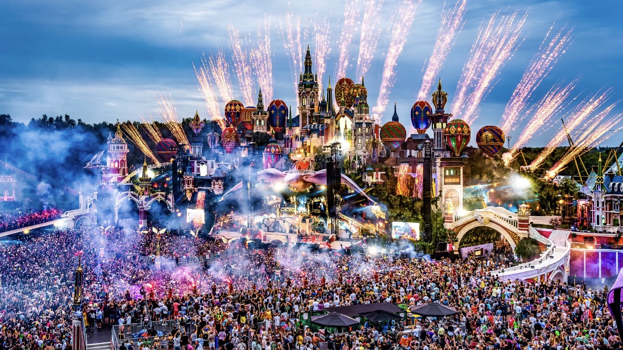 FACTORES DEL EXITO DE TOMORROWLAND